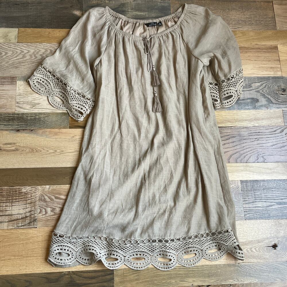 Millie Gabrielle Small Taupe Boho Crochet Lace Shift Dress Tassel 3/4 Sleeve